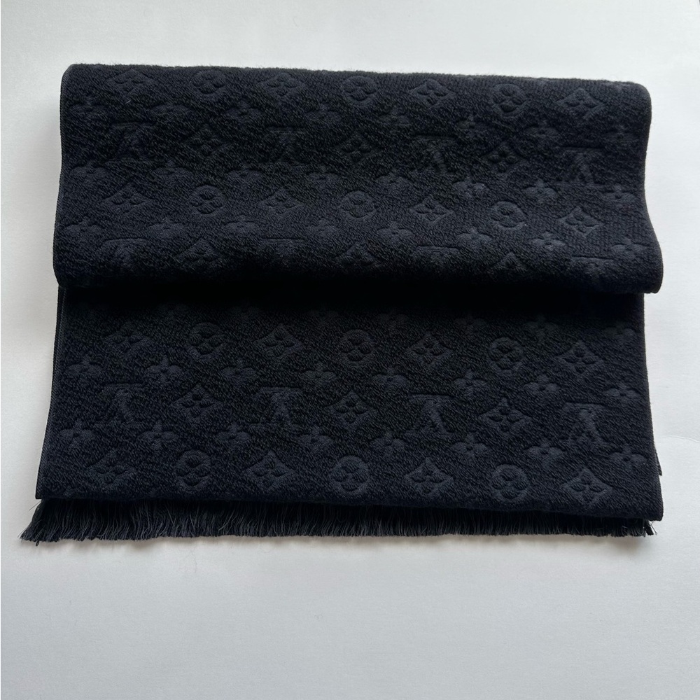 Louis Vuitton Black Monogram Scarf